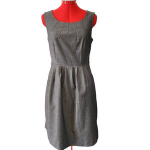 H & M Gray Sleeveless Button Pencil Business Knee Length Dress Size 8